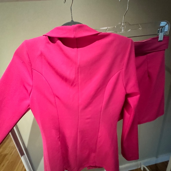 Hot Pink Blazer & High-Waisted Belted Shorts Set – Size M 💗 - Picture 4 of 4
